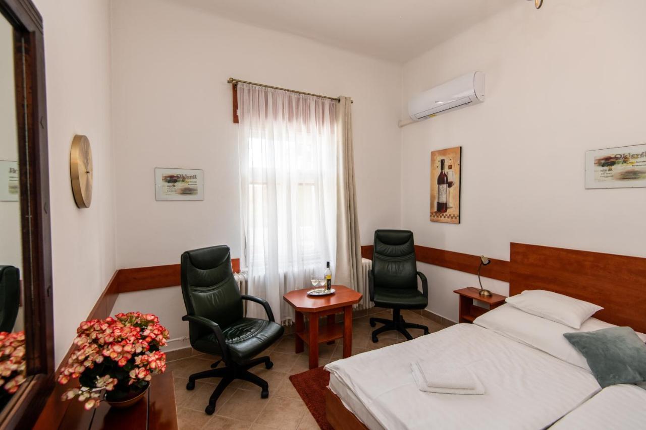 Fenyes Vinorium Bed and Breakfast Sopron Eksteriør billede