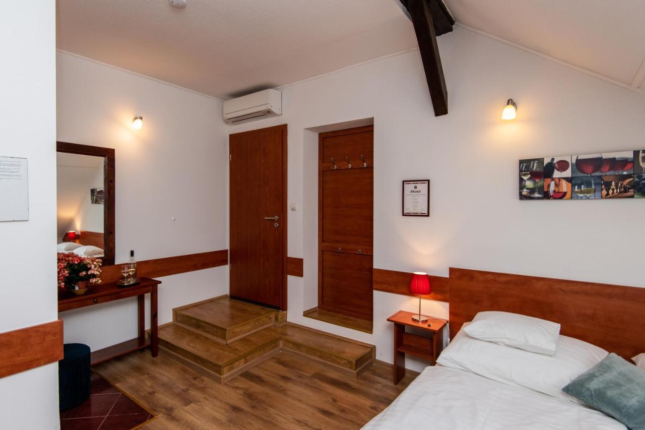 Fenyes Vinorium Bed and Breakfast Sopron Eksteriør billede