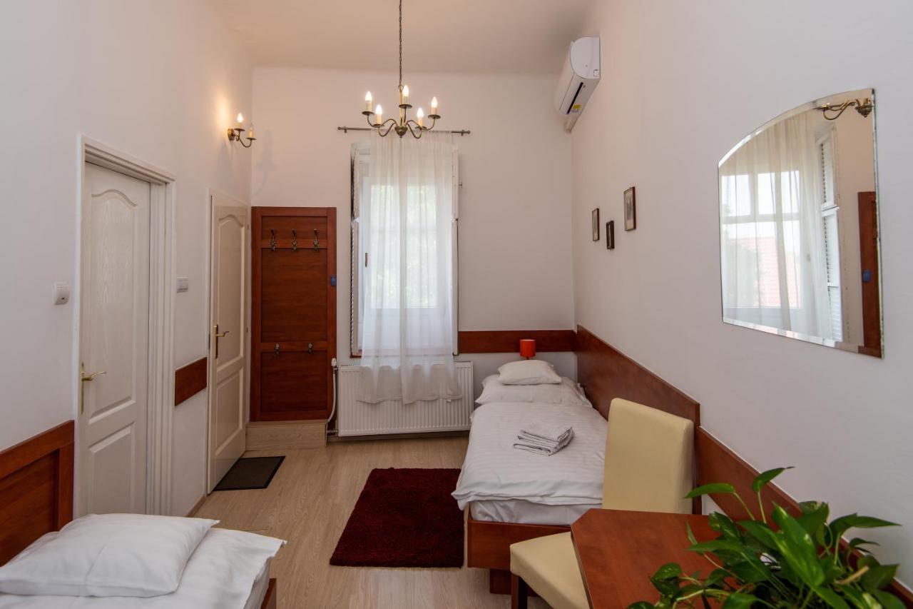 Fenyes Vinorium Bed and Breakfast Sopron Eksteriør billede