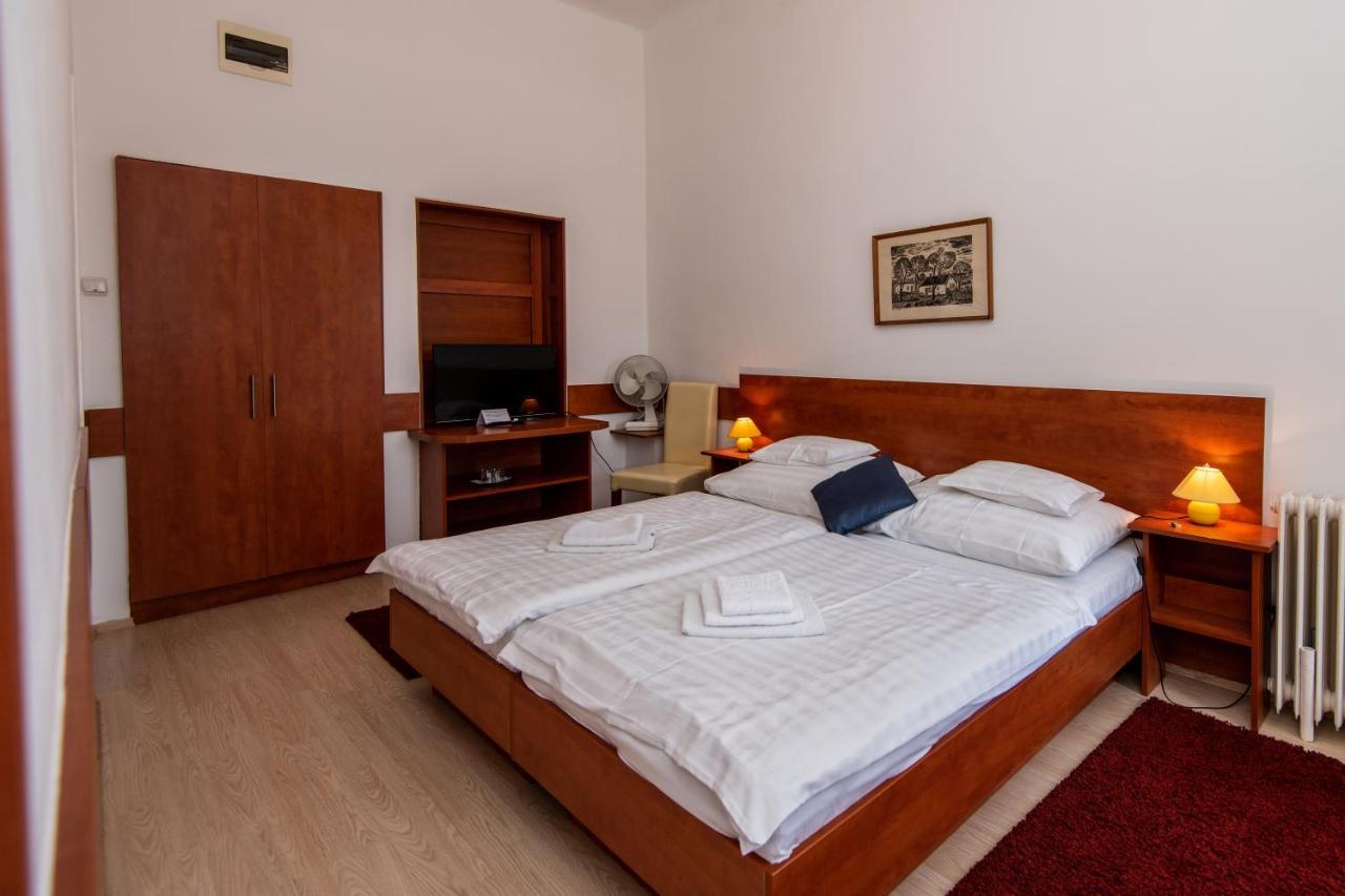 Fenyes Vinorium Bed and Breakfast Sopron Eksteriør billede