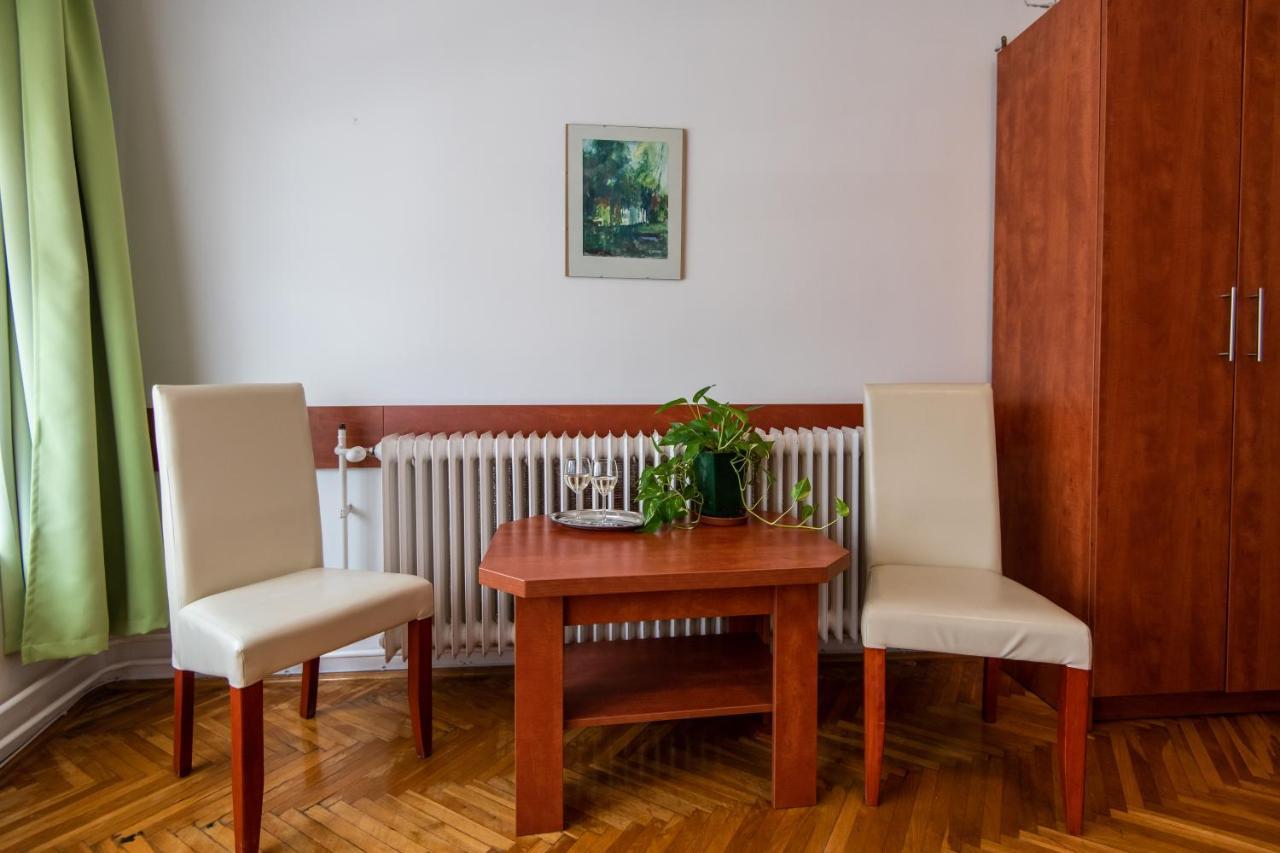 Fenyes Vinorium Bed and Breakfast Sopron Eksteriør billede