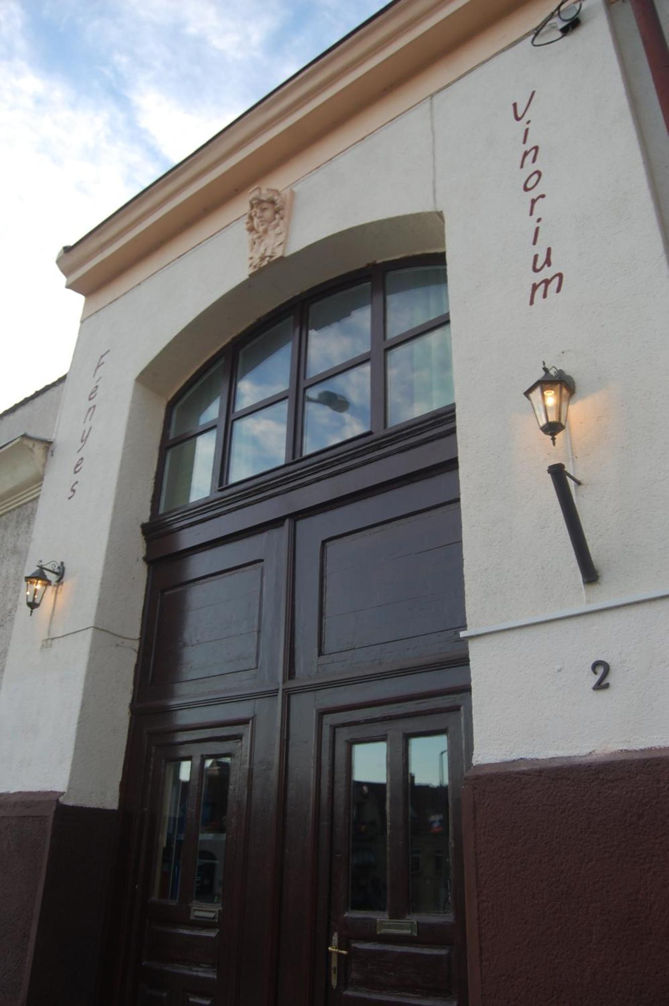 Fenyes Vinorium Bed and Breakfast Sopron Eksteriør billede